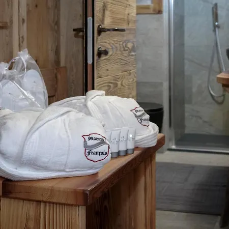 Francois Hot Tub & Location With Services