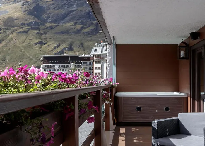 Cervinia Francois - Private Hot Tub Terrace, Location *