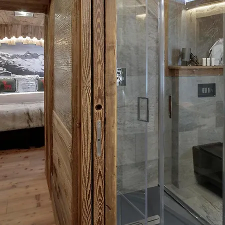 Апартаменти Cervinia Ski Apartment Francois - Private Hot Tub & Mountain View *