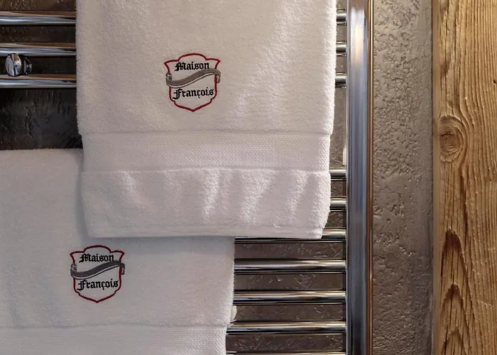 Apartment Cervinia Francois - Private Hot Tub Terrace, Location