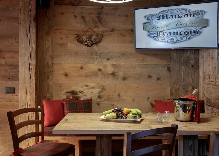 Lejlighed Cervinia Francois - Private Hot Tub Terrace, Location