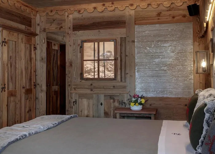 Apartment Cervinia Francois - Private Hot Tub Terrace, Location