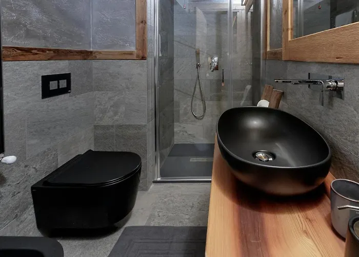 Apartment Cervinia Francois - Private Hot Tub Terrace, Location