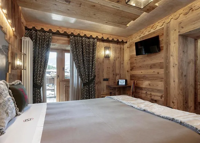 Cervinia Francois - Private Hot Tub Terrace, Location *