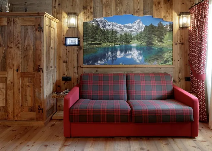 Cervinia Francois - Private Hot Tub Terrace, Location